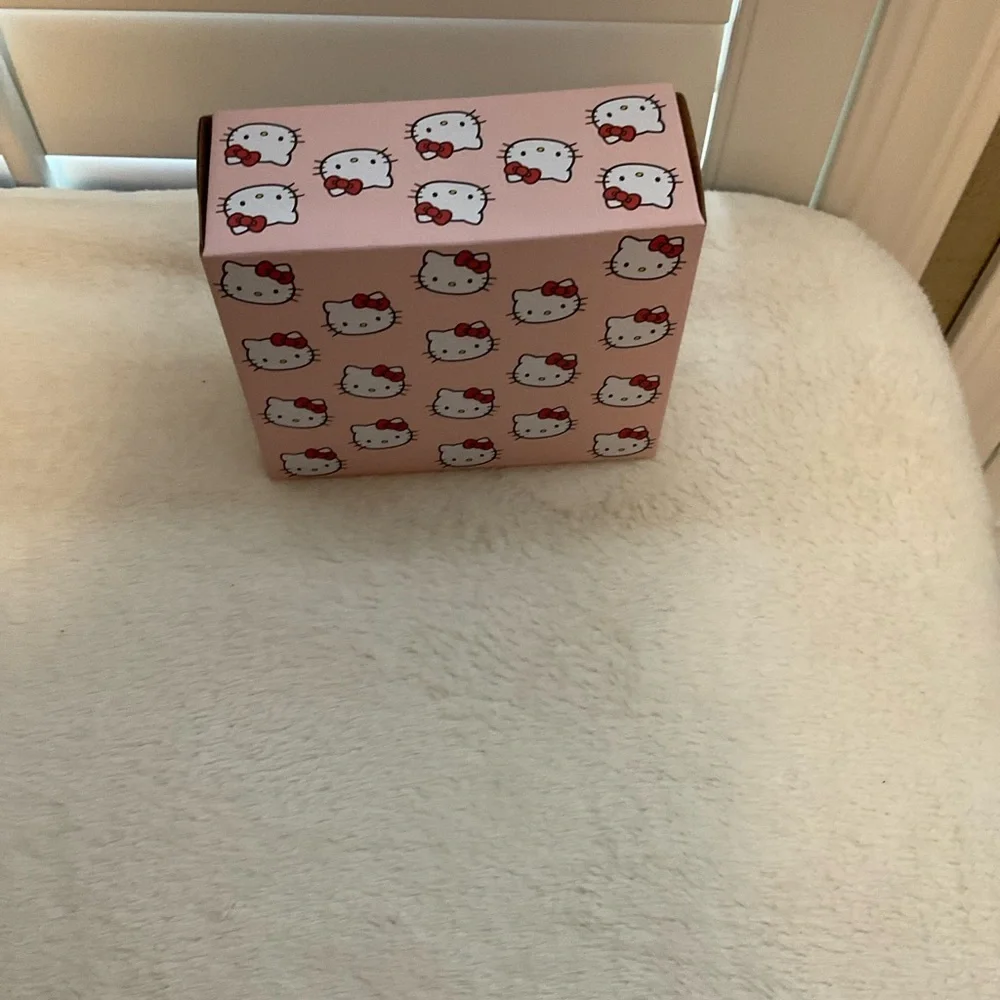 Hello Kitty Pink Heart Salt and Pepper Set